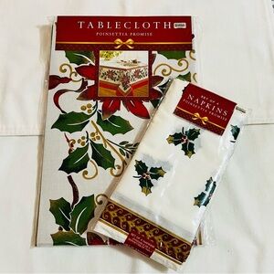 NWT Bed Bath & Beyond Poinsettia Tablecloth and Napkin Set